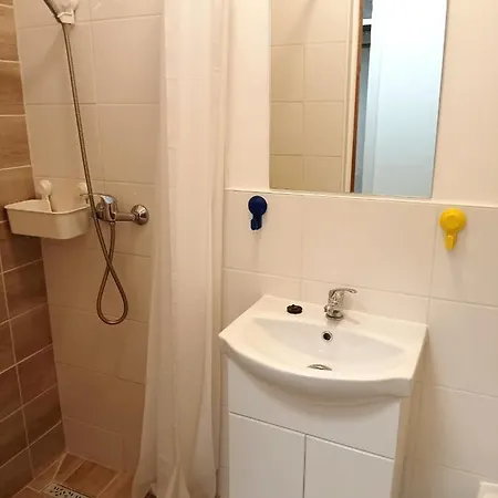 Center 2 Apartment